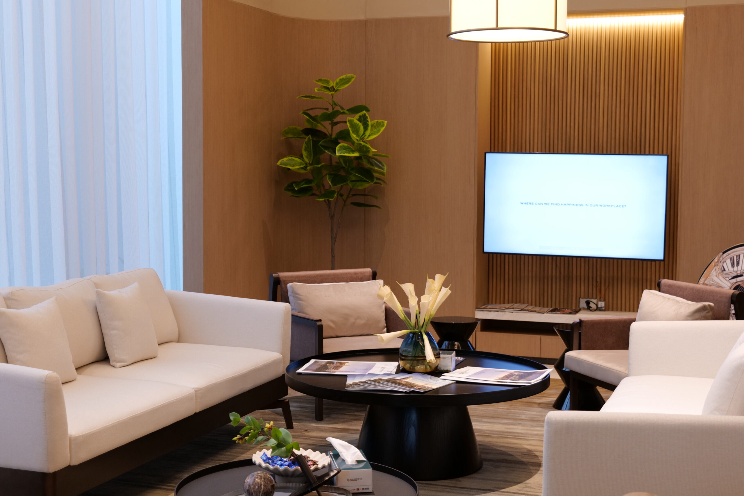 KING BRIDGE LOUNGE